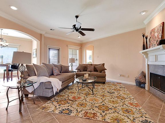 3rd image of 402 Quiet Meadows Cir
