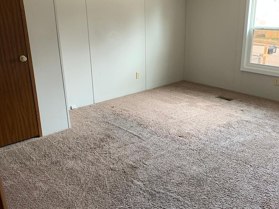 2nd image of 80 Barberry Ln