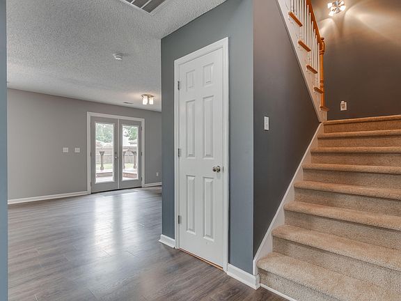 4th image of 504 Rosings Dr