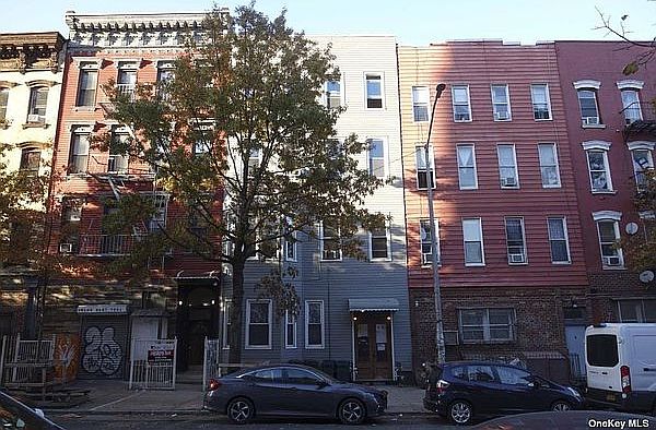 1st image of 139 Montrose Ave APT 4L