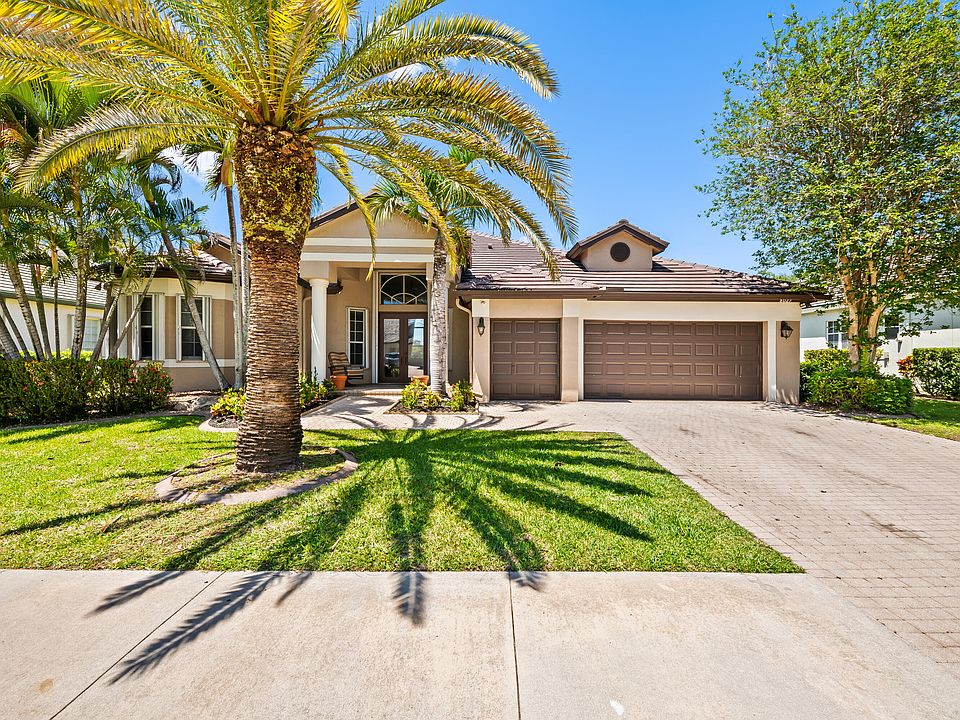 1st image of 8027 N Savannah Circle
