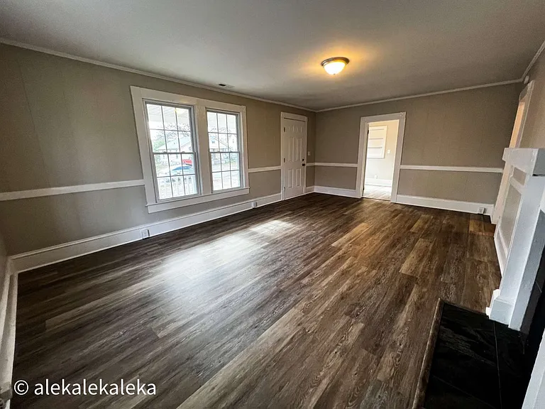 1113 W Webb Ave — Photo 6