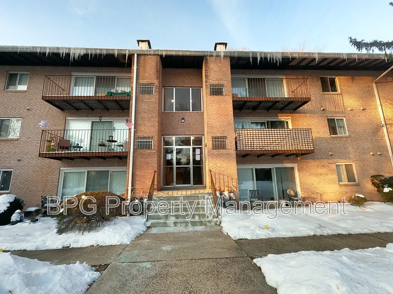 8812 Wesley Ave #103