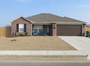 870 Meadowridge Ct, Centerton, AR 72719