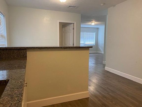 5th image of 2202 E Bird St