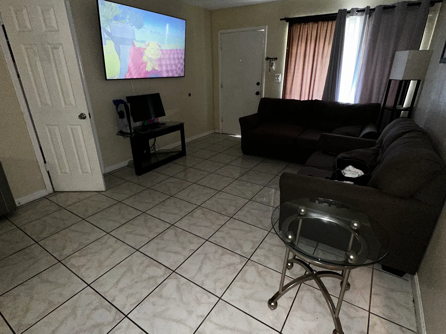 2 bed, 944 sqft, $1,595 — Photo 2
