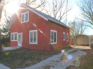 905 Loomis Ave, Corning, IA 50841