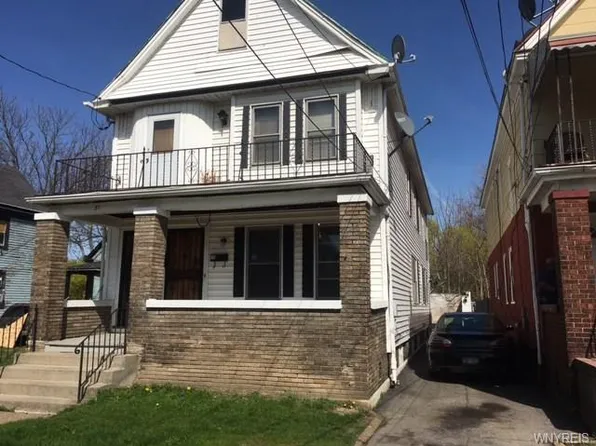 31 Lark St, Buffalo, NY 14211