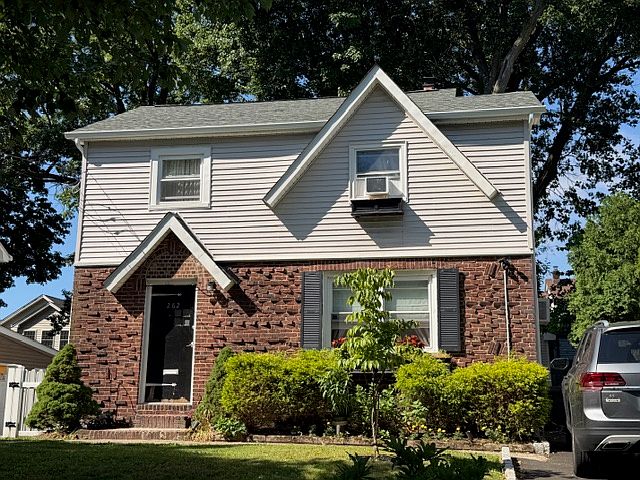 1st image of 262 Windsor Rd