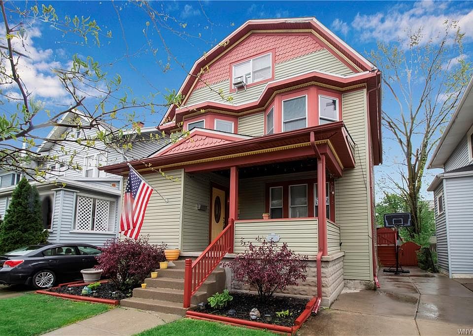 1st image of 23 Taft Pl