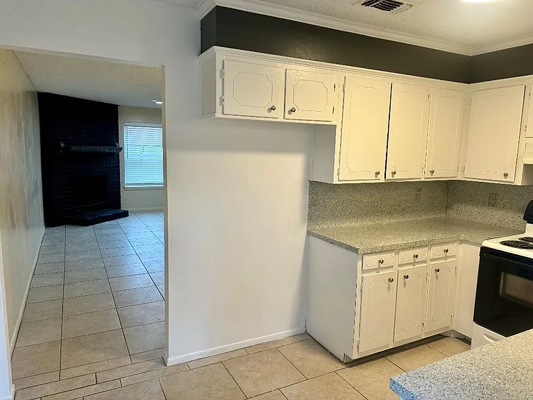 503 Town Oaks Dr — Photo 7