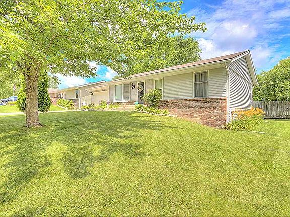 2nd image of 5464 Pebble Creek Trl
