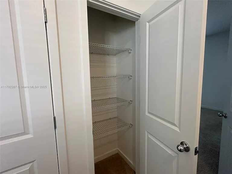 822 SW 11th Ter — Photo 28