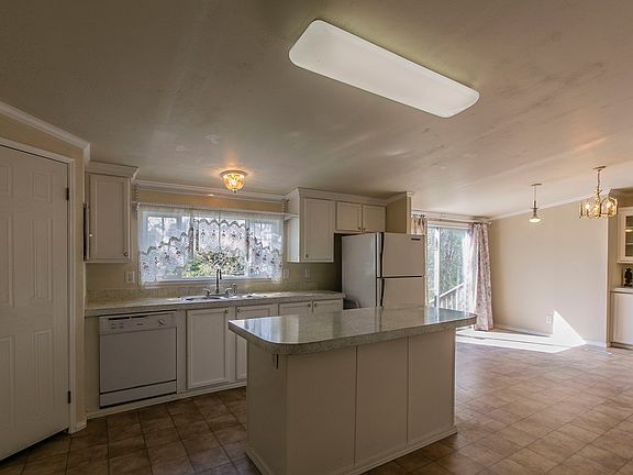 4th image of 5382 Lakeaire Blvd