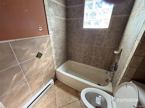 5th image of 433 Gunn Avenue