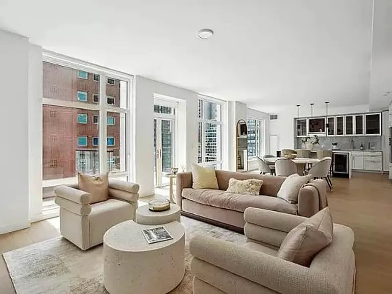115 E 55th St #Penthouse 1 — Photo 2