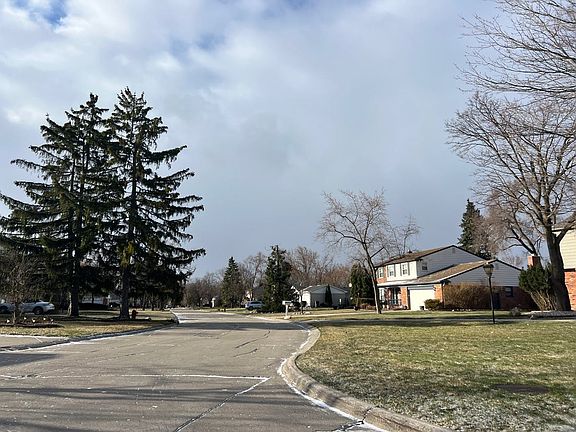 5th image of 25633 Branchaster Rd
