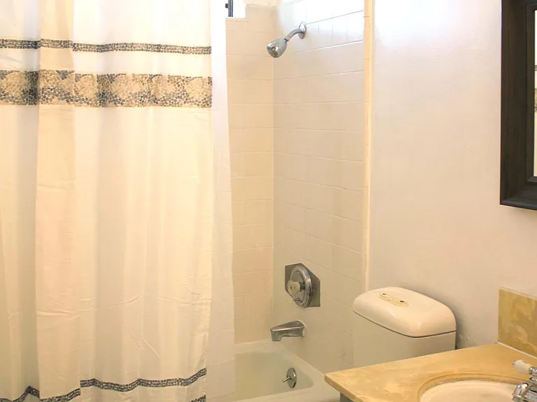 115 S Meridith Ave #5 — Photo 2