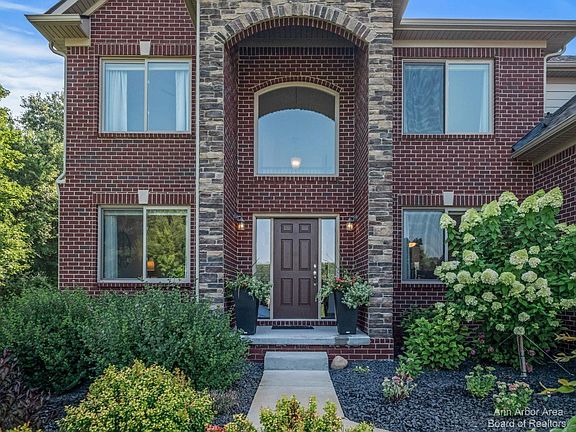 3rd image of 5574 Eggert Pl