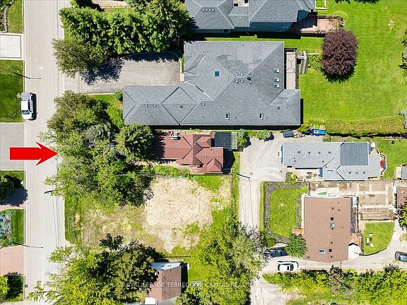 4th image of 260 Douglas Rd