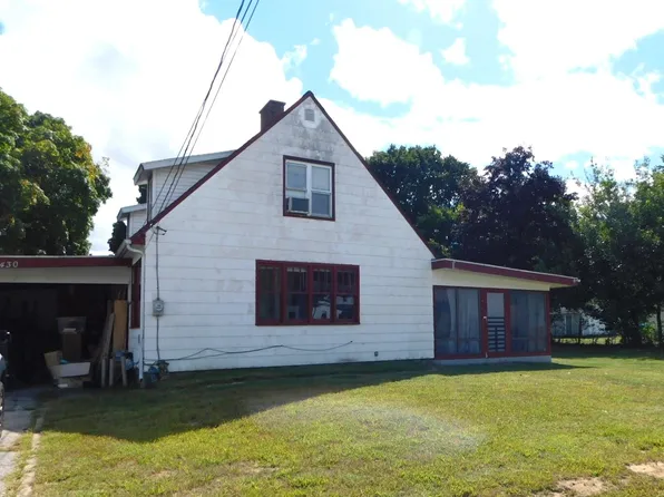 430 Clark St, Hartford, MI 49057