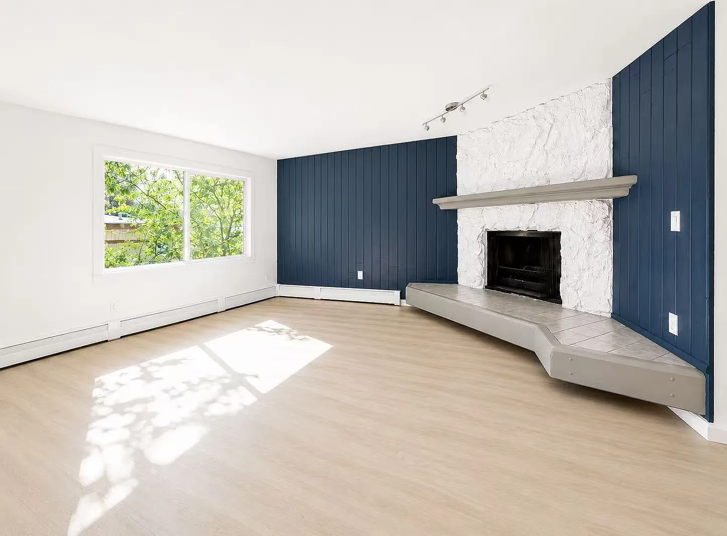 3 bed, 2000 sqft, $3,100 — Photo 1
