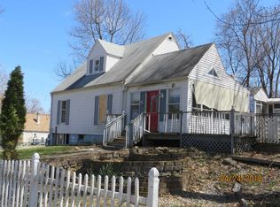 16 Cedar Ln, Poughkeepsie, NY 12601