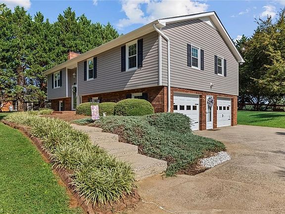 4th image of 125 Hartley Ln