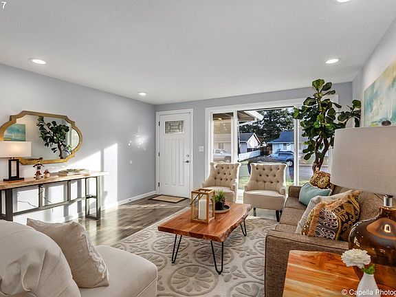 3rd image of 353 SE 33rd Ave