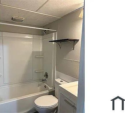 4th image of 209 E Edgar Ave #1