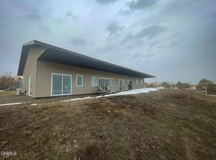 9142 28th St NE, Tolna, ND 58380