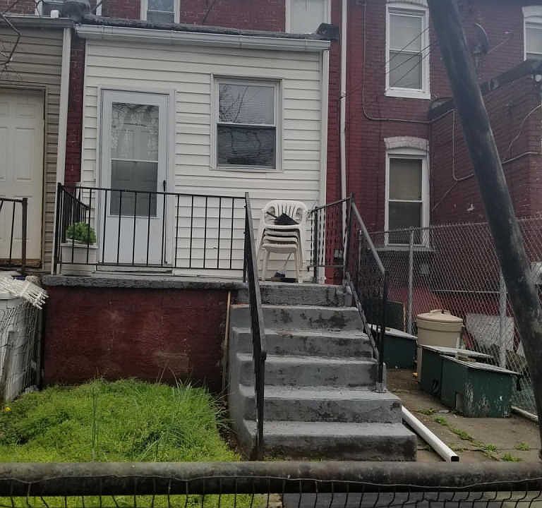 2nd image of 1220 N Curley St