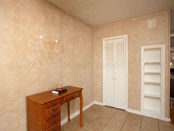 5th image of 4611 SW 16th Ave