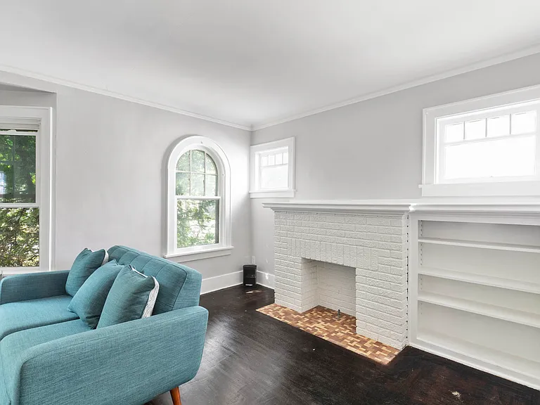 98 Irvington Rd — Photo 3