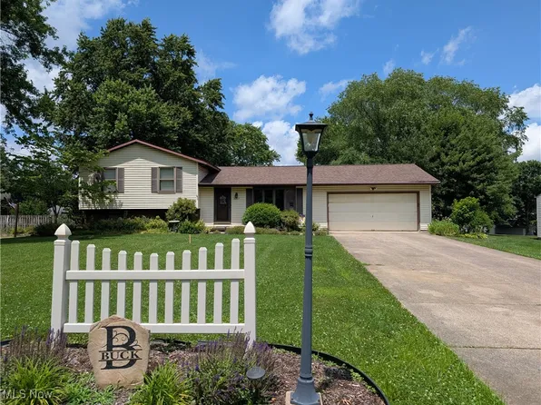 4347 Flesher Dr, Barberton, OH 44203