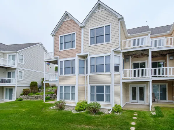 94 Charter Ct, Manistee, MI 49660