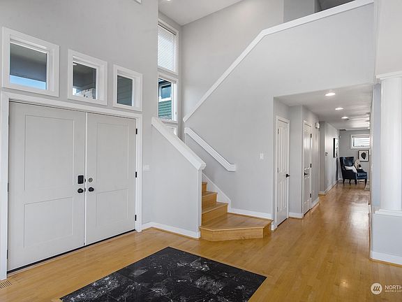 3rd image of 5634 Orca Drive NE