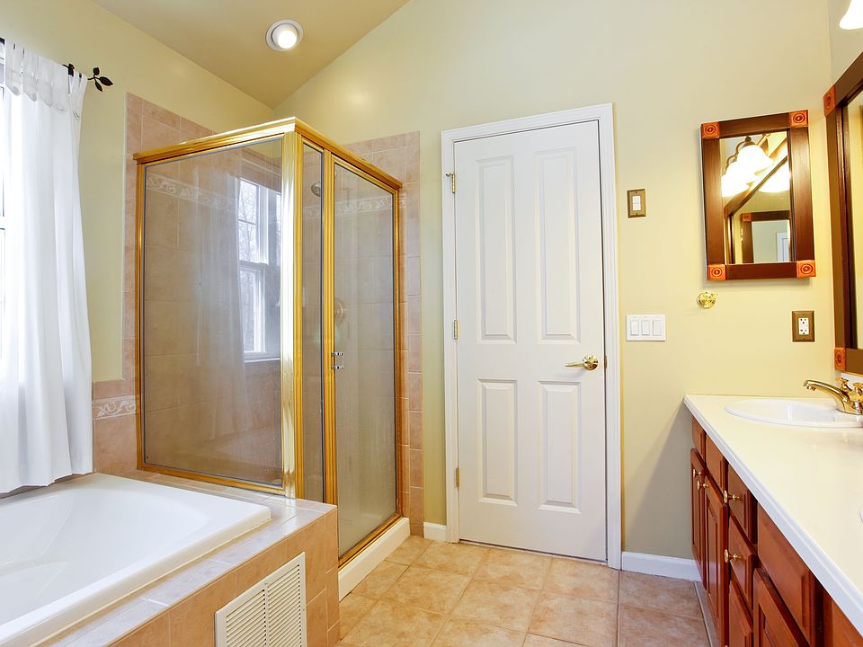 2nd image of 155 Underhill Ln #155