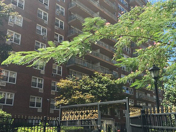 2nd image of 580 Flatbush Ave APT 8G