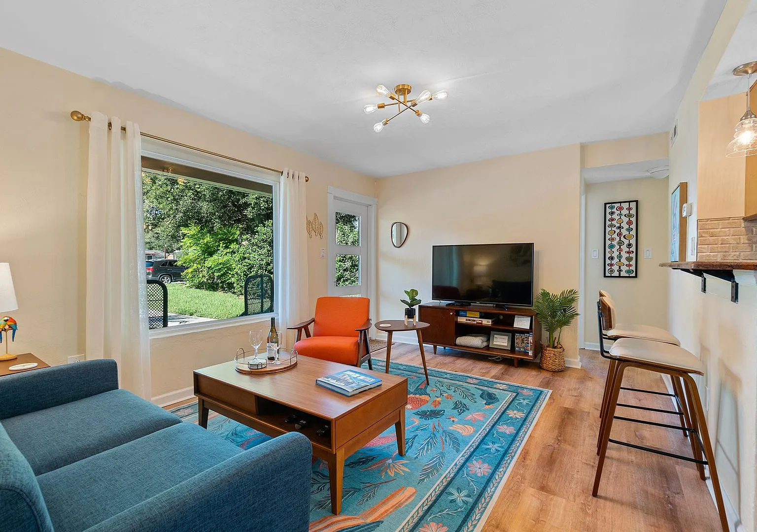 Charming 3Bed 2bath Nestled in the heart of Ormond Beach for $1725.00 — Photo 2