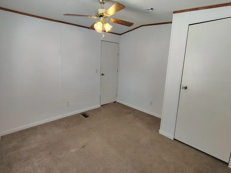225 Community Dr #2 — Photo 8