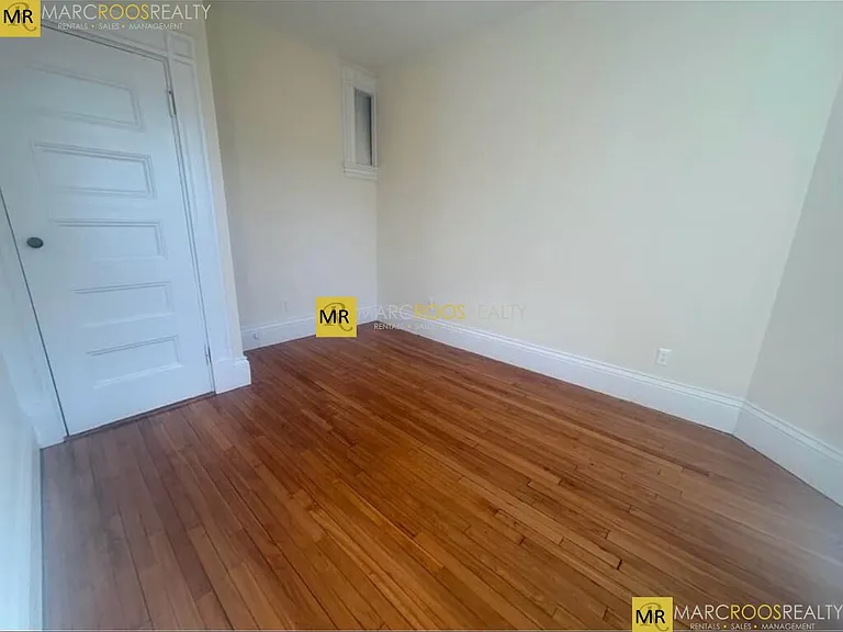 381 Harvard St #206A — Photo 8
