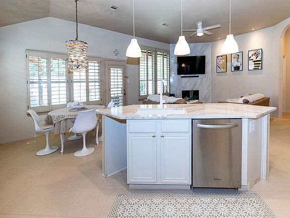 3rd image of 1214 Halls Brg