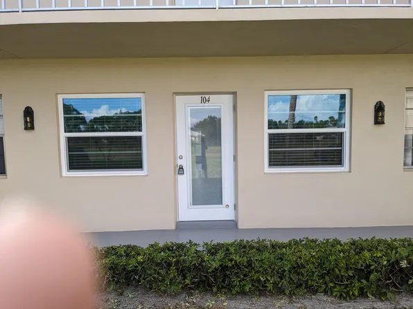 29 Pine Arbor Lane #104, Vero Beach, FL 32962