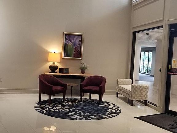 4th image of 21122 Valley Forge Cir #1122