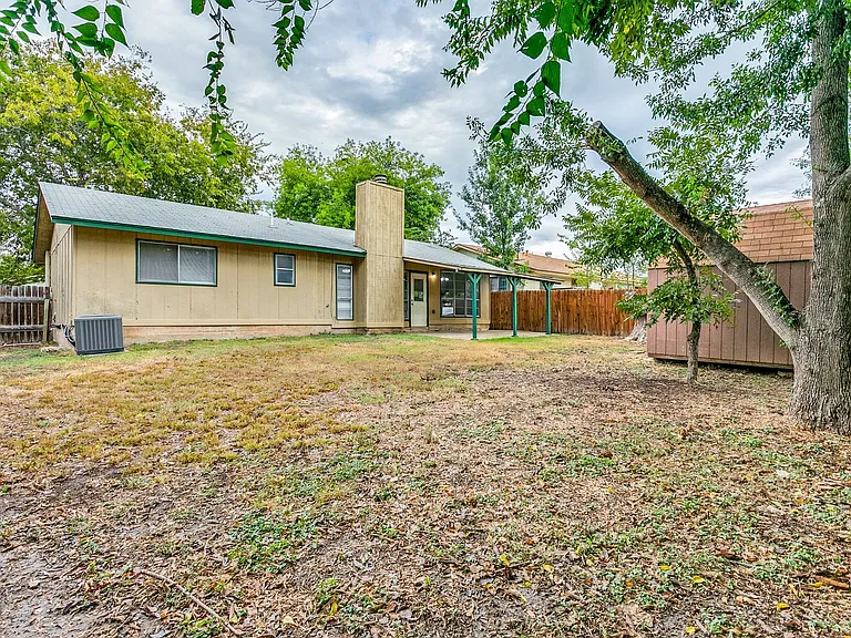 13226 Chesterton Dr — Photo 23