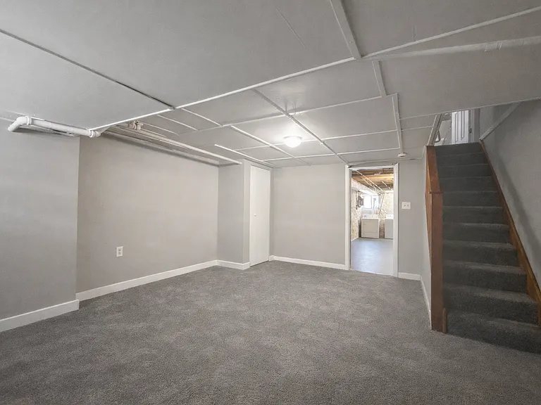 1215 N Ellwood Ave — Photo 16