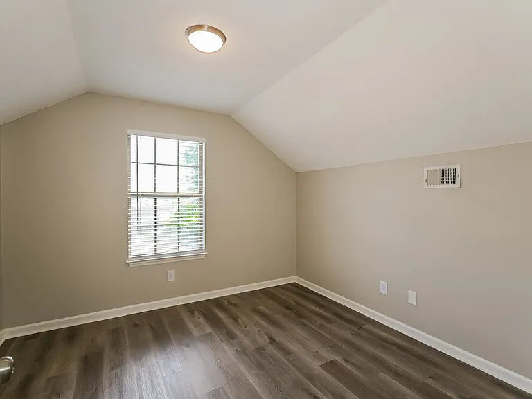 309 Cedar Park Cir — Photo 13