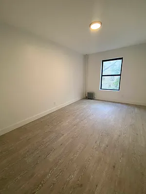 Rented by City Prime Commercial Realty  | media 9