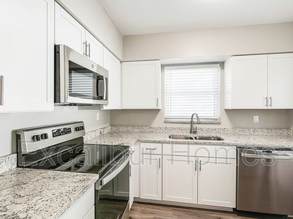 4th image of 7101 N Coarsey Dr